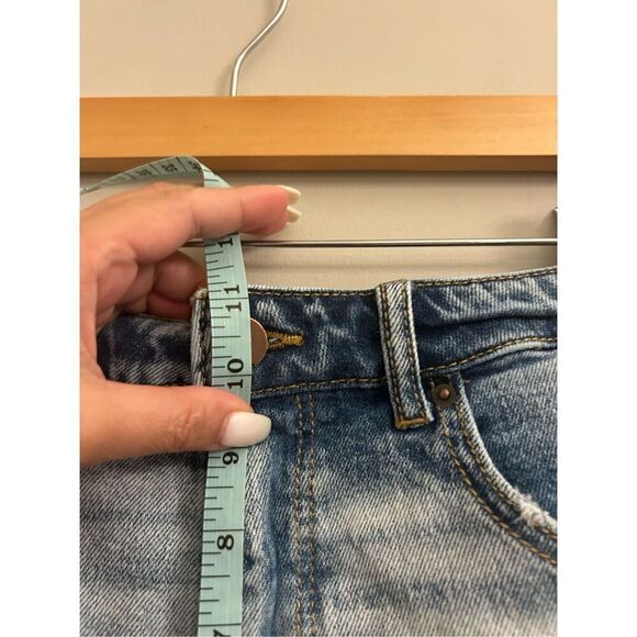 BKE Cargo denim shorts cut-off raw hem size 29 - Picture 6 of 8